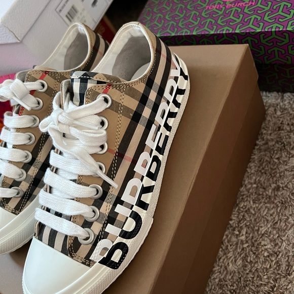 Burberry low top sneakers - Picture 6 of 10